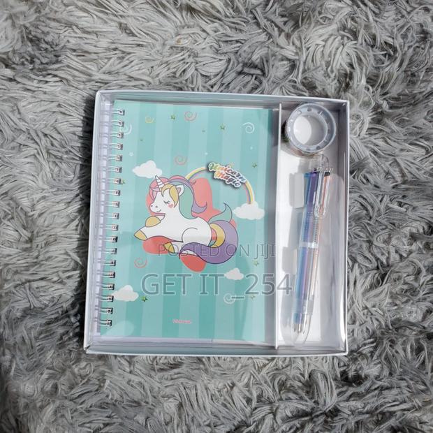 *3 In1 Unicorn Notebook*. - main view