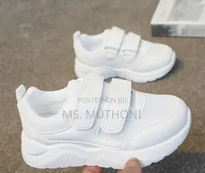 Black / White Kids Quality Unisex Sneakers*