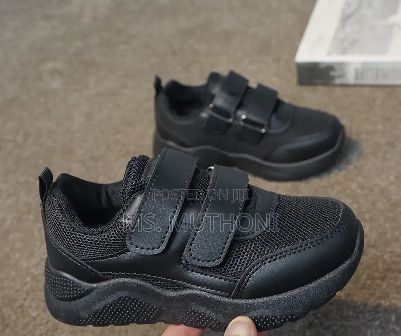 Black / White Kids Quality Unisex Sneakers*