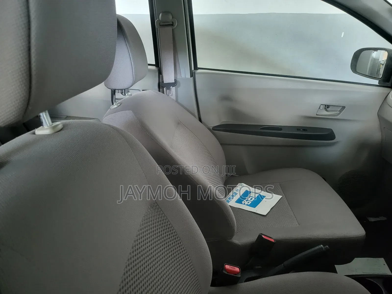 Daihatsu Mira 2017 White