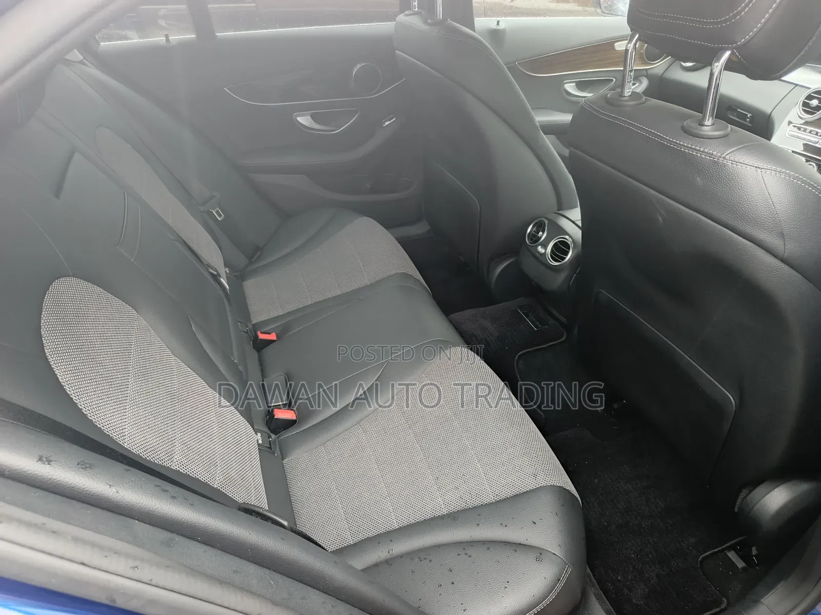 Mercedes-Benz C200 2018 Blue