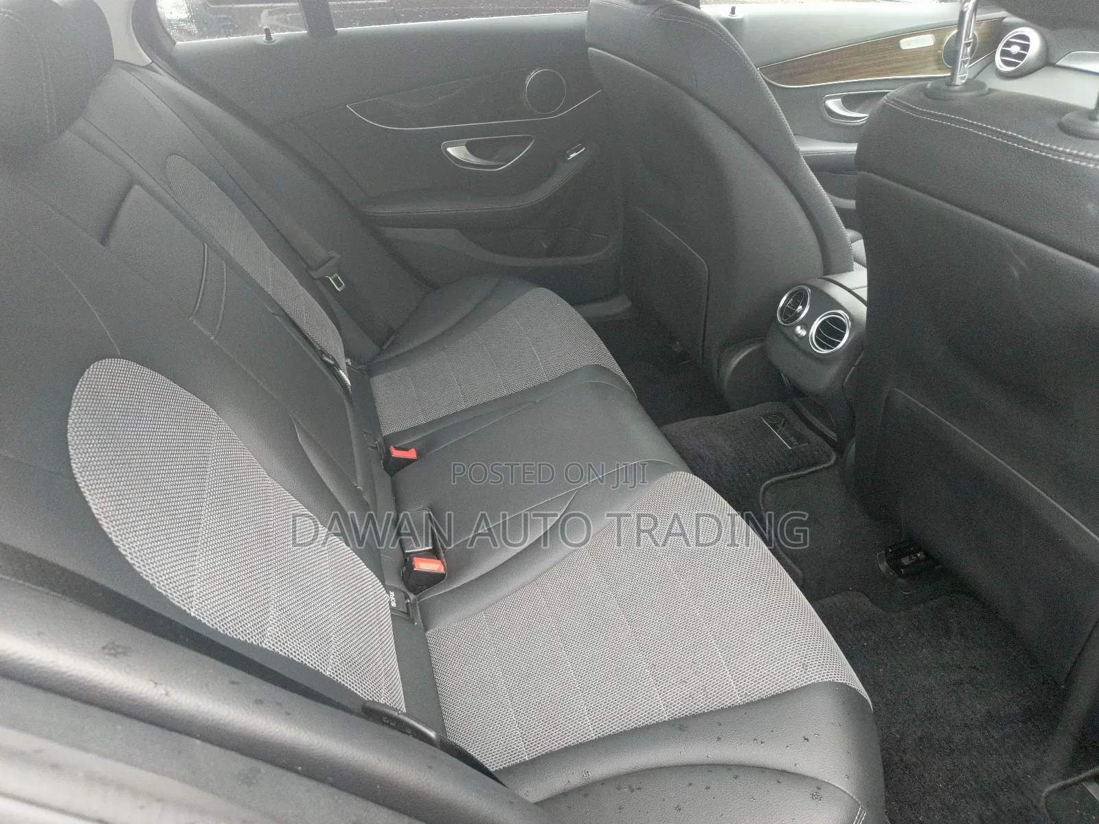 Mercedes-Benz C200 2018 Blue
