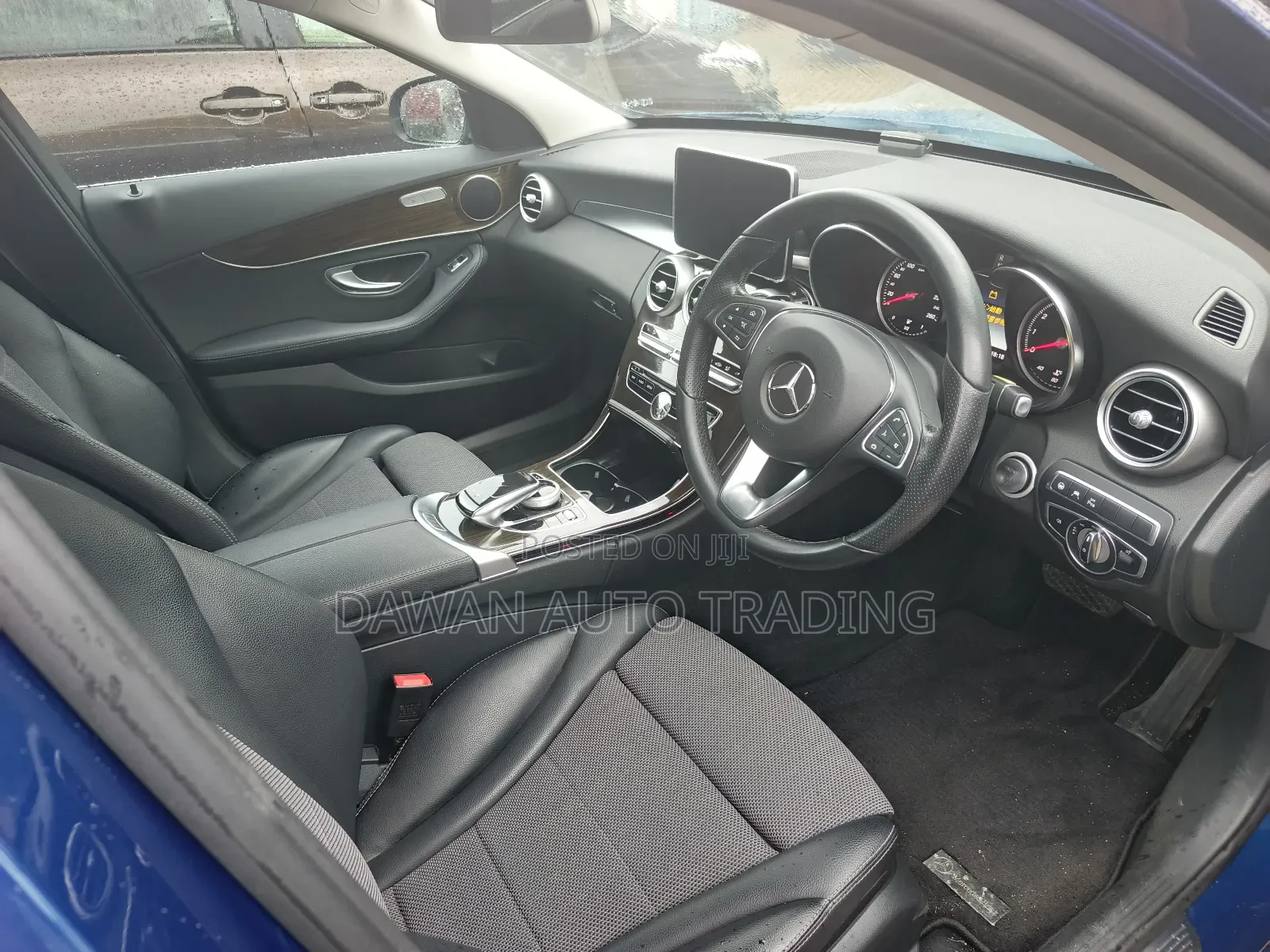 Mercedes-Benz C200 2018 Blue