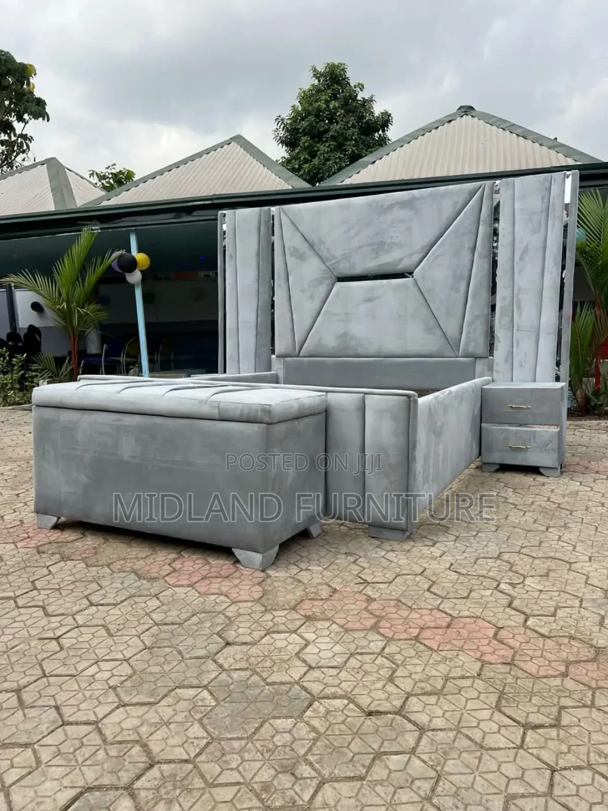 Uphostered Bed Set