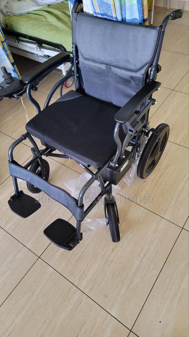 Compact Lightweight Electric Wheelchair - thumbnail 3