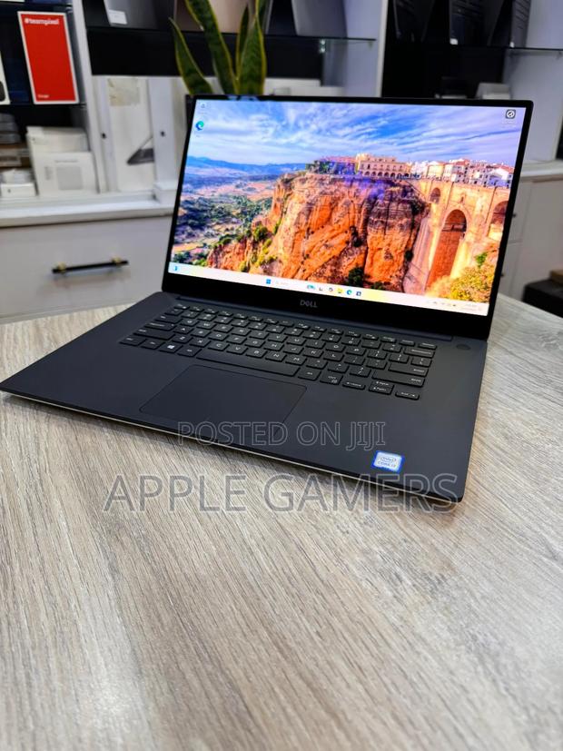 Laptop Dell XPS 15 32GB Intel Core I7 SSD 1T - main view