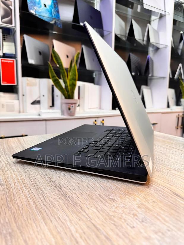 Laptop Dell XPS 15 32GB Intel Core I7 SSD 1T - thumbnail 4