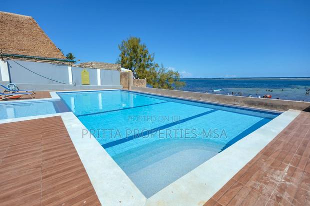Nyali Beachfront Furnished 1br Apartment - thumbnail 4