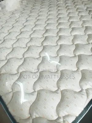 Vitafoam Pocket Spring Mattresses ~ 5by6 10inch Thick.