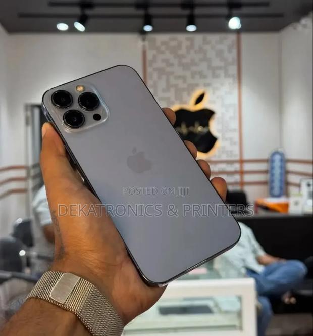 New Apple iPhone 16 Pro 256 GB Black - thumbnail 3