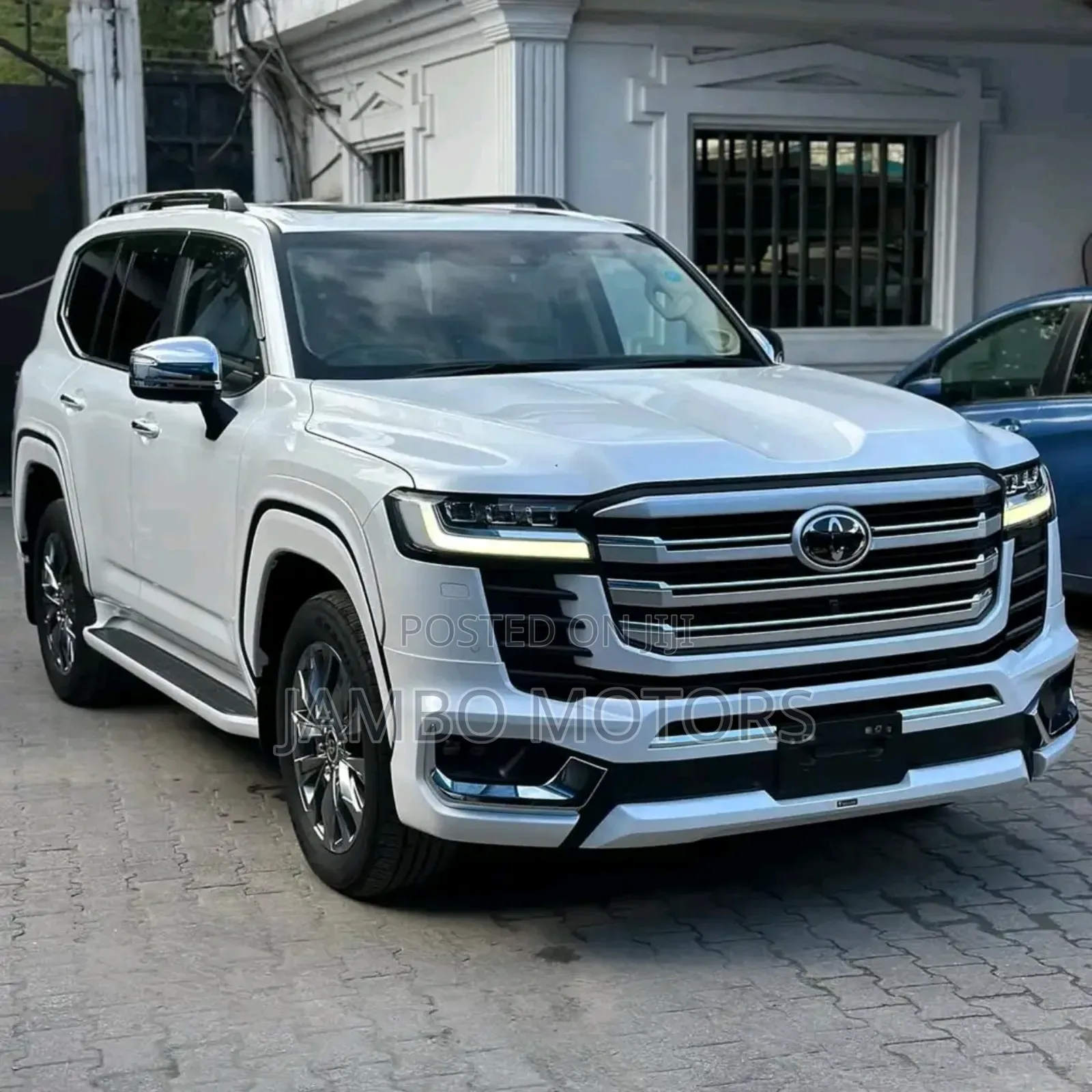 Toyota Land Cruiser 2023 White