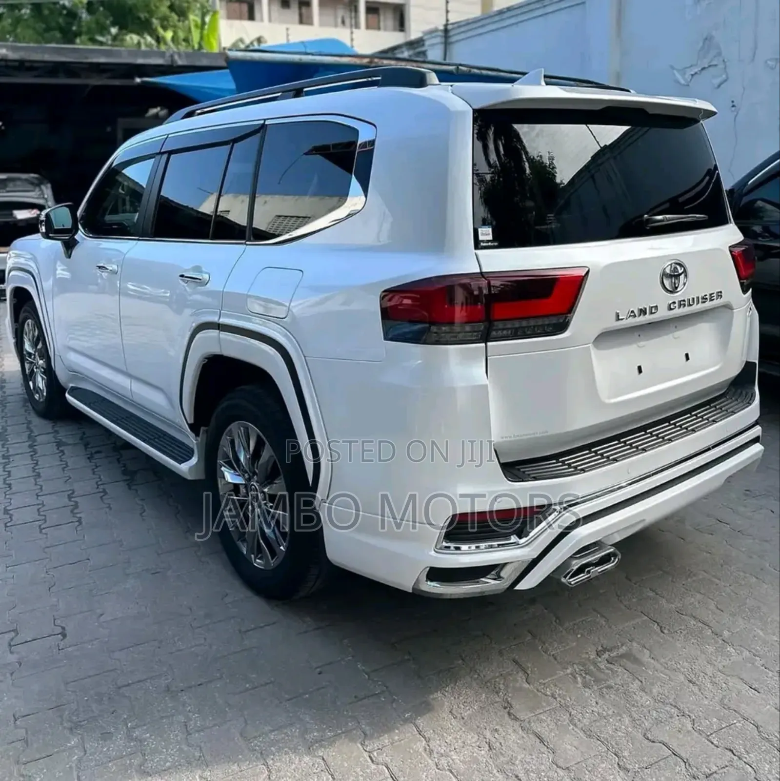 Toyota Land Cruiser 2023 White