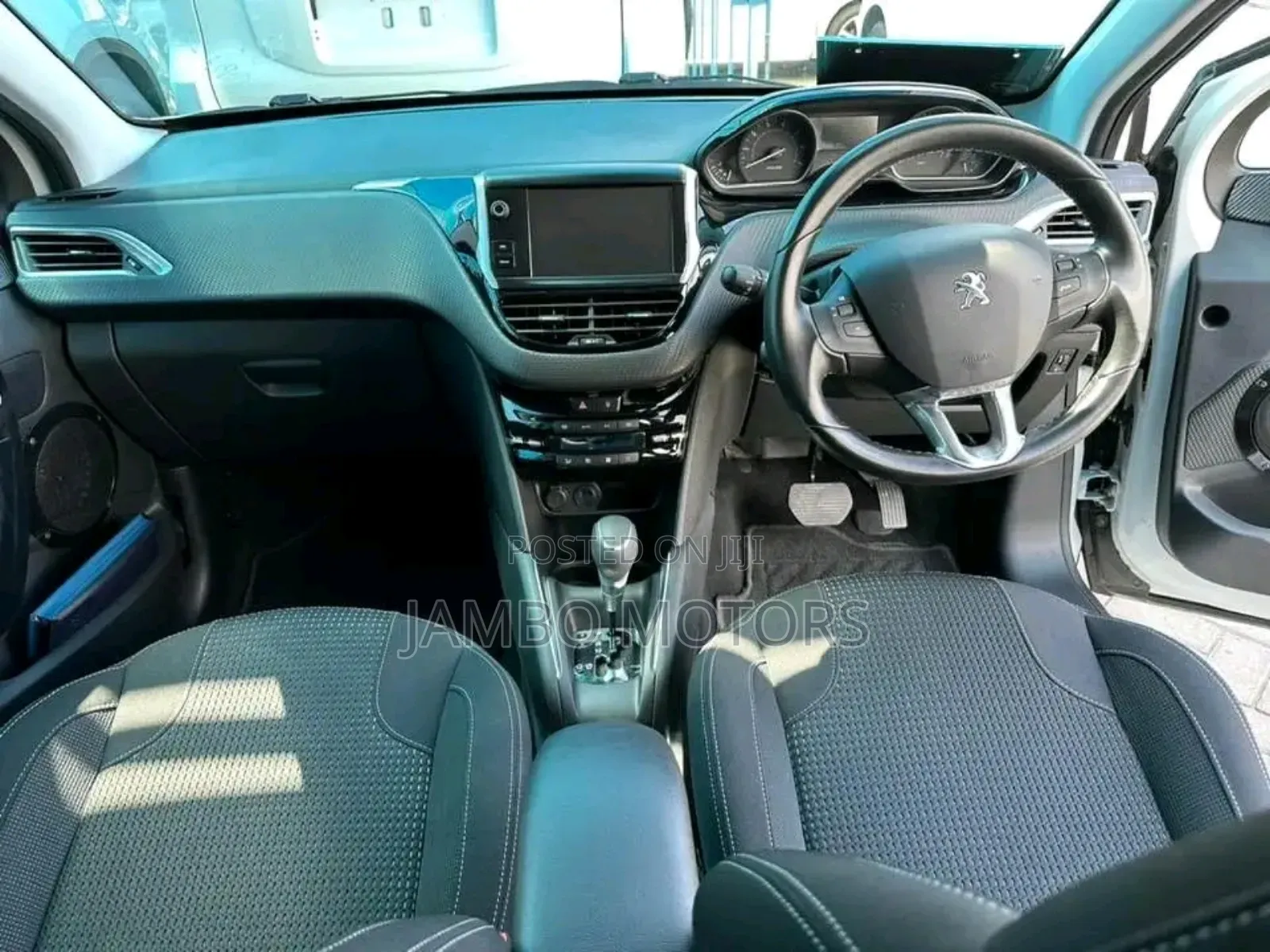 Peugeot 208 2018 White