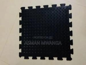 Interlocking Gym Mats - thumbnail 3