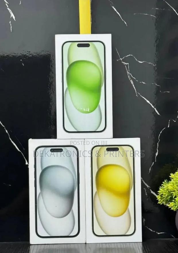 New Apple iPhone 15 128 GB Green - main view