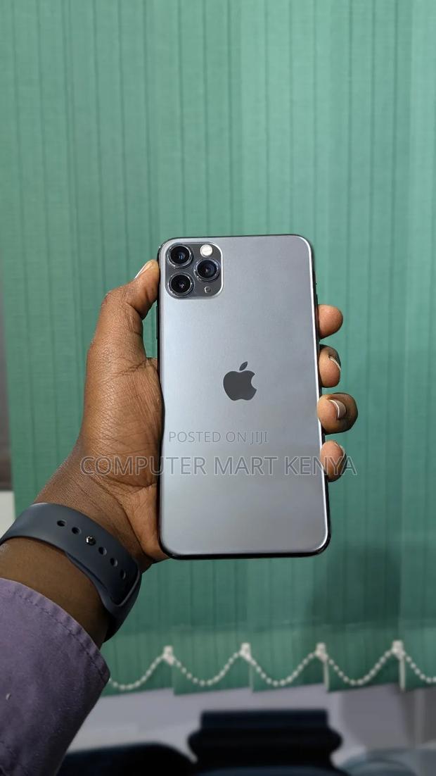 Apple iPhone 11 Pro Max 256 GB Gray - main view