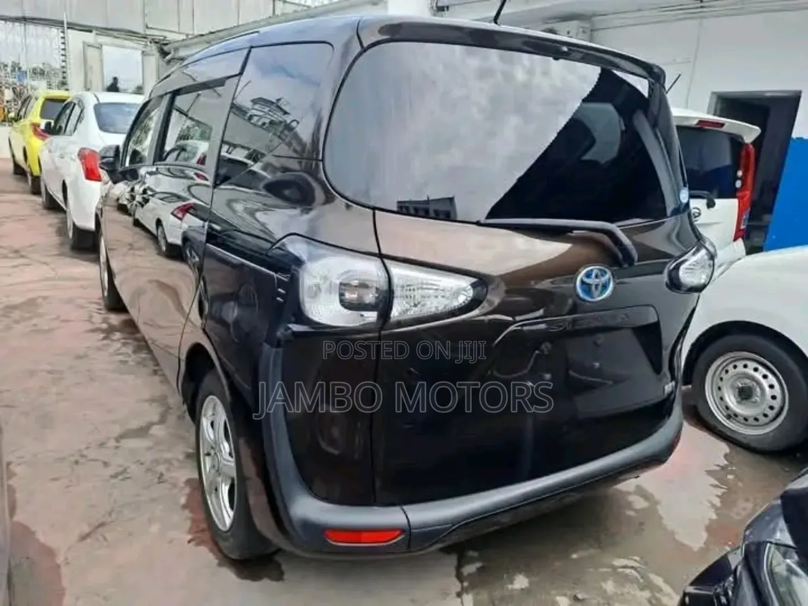 Toyota Sienta 1.5 Hybrid FWD 2018 Brown