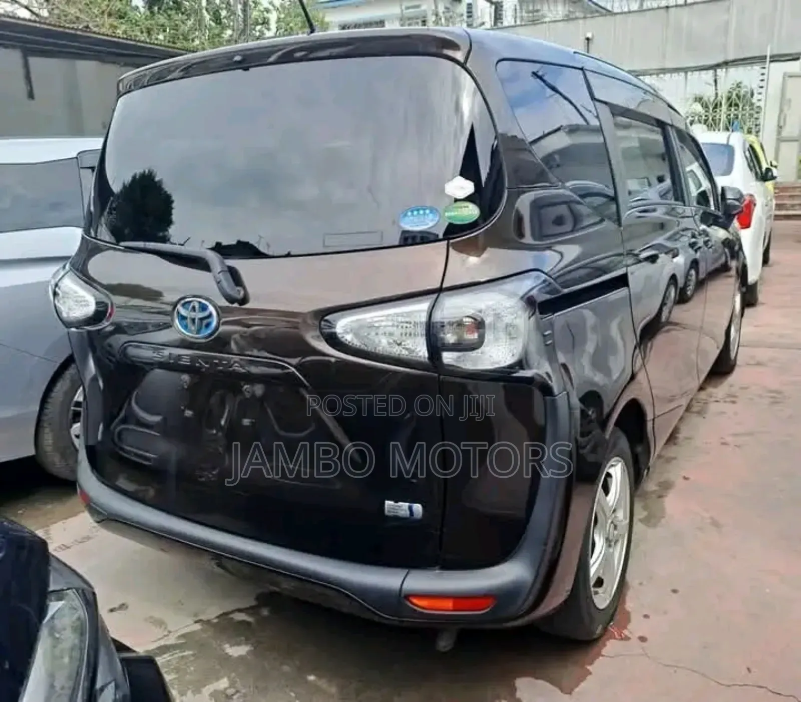 Toyota Sienta 1.5 Hybrid FWD 2018 Brown