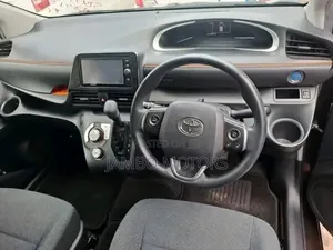 Toyota Sienta 1.5 Hybrid FWD 2018 Brown