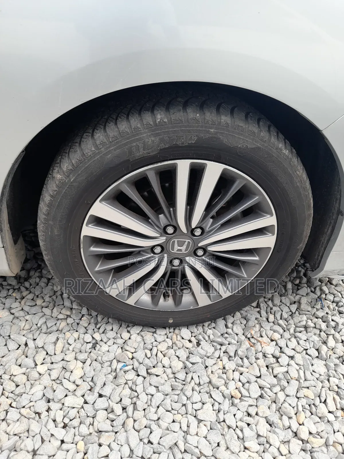 Honda Odyssey 2.0 Hybrid (8 seater) 2017 Silver