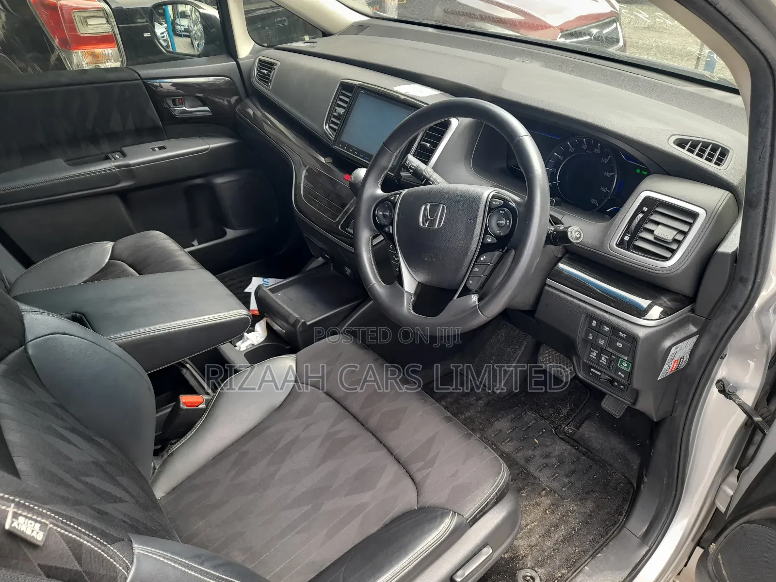 Honda Odyssey 2.0 Hybrid (8 seater) 2017 Silver