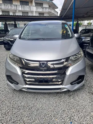 Honda Odyssey 2.0 Hybrid (8 seater) 2017 Silver