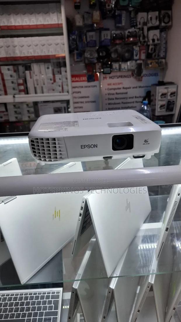 Epson Projector - thumbnail 2