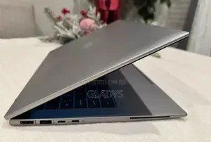 Laptop HP ZBook Firefly 16 G10 16GB Intel Core I5 SSD 512GB