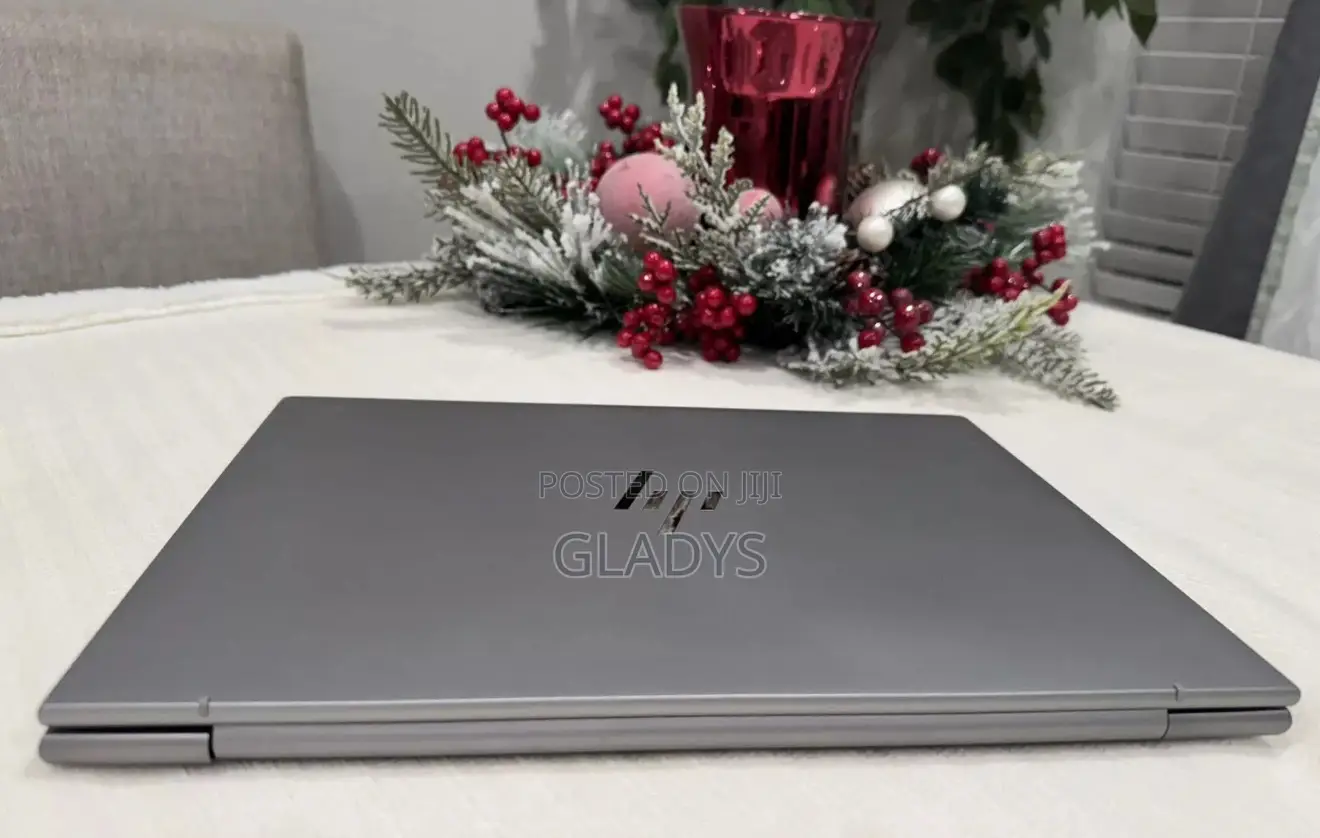 Laptop HP ZBook Firefly 16 G10 16GB Intel Core I5 SSD 512GB