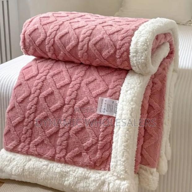 Classy Woolen Warm Fleece Blanket - main view
