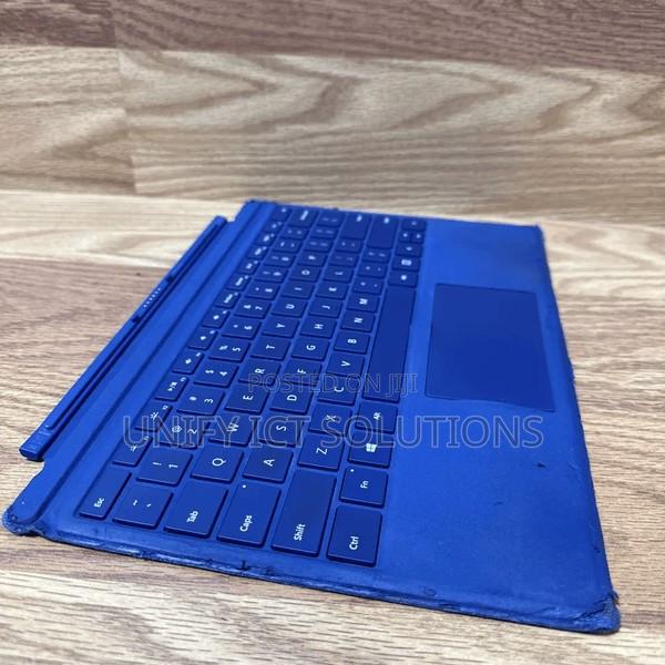 Microsoft Surface Pro Signature Keyboard - main view