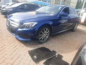 Mercedes-Benz C200 2018 Blue