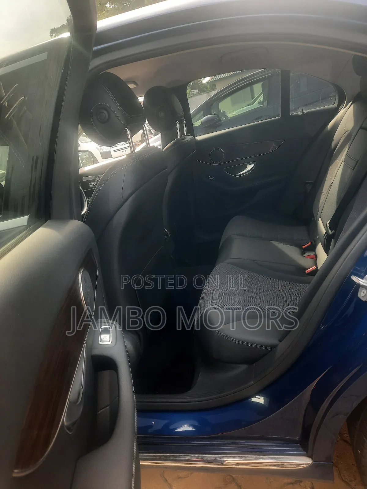 Mercedes-Benz C200 2018 Blue