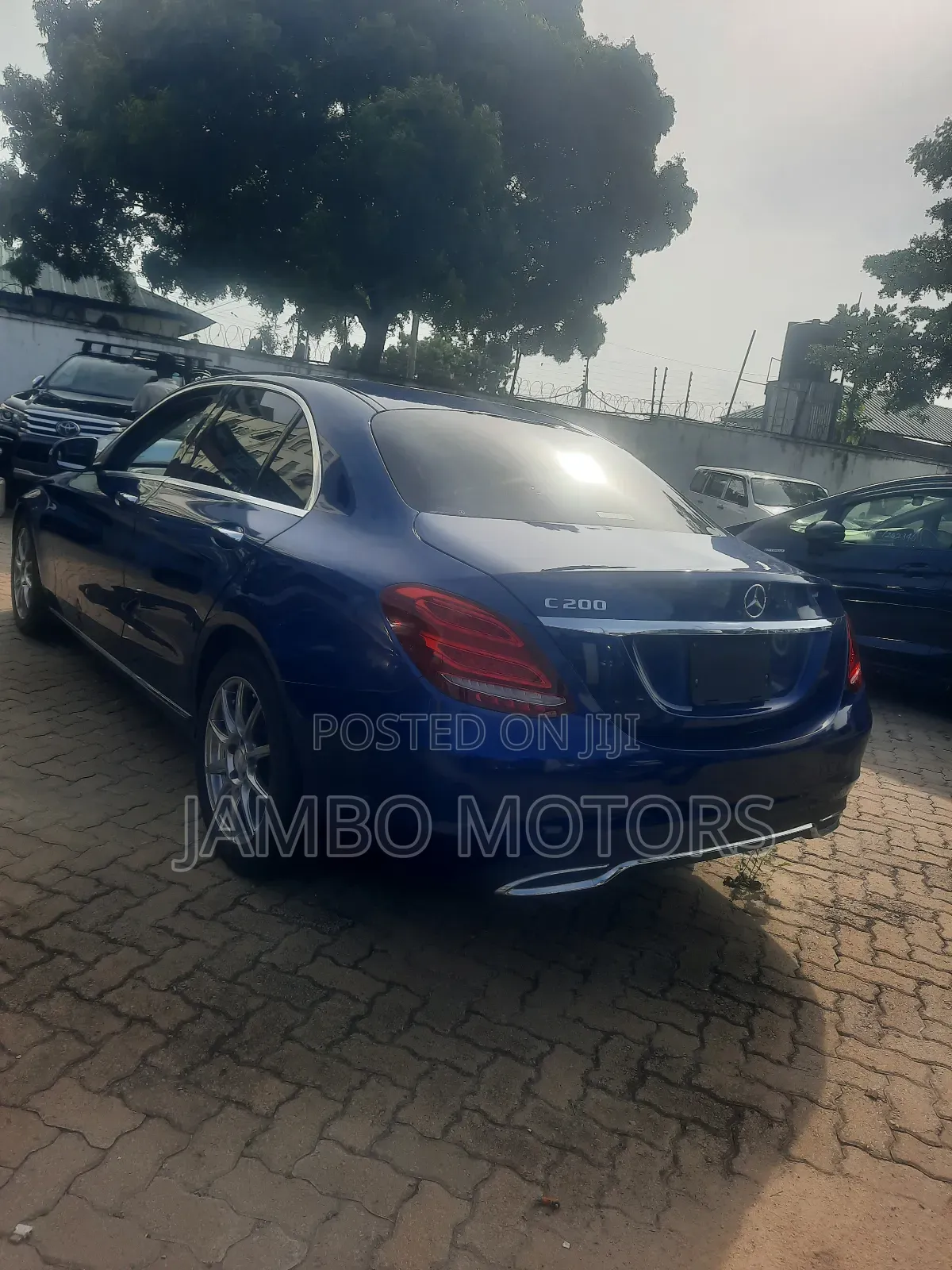 Mercedes-Benz C200 2018 Blue