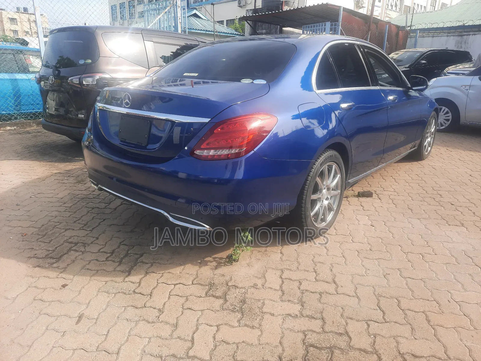 Mercedes-Benz C200 2018 Blue