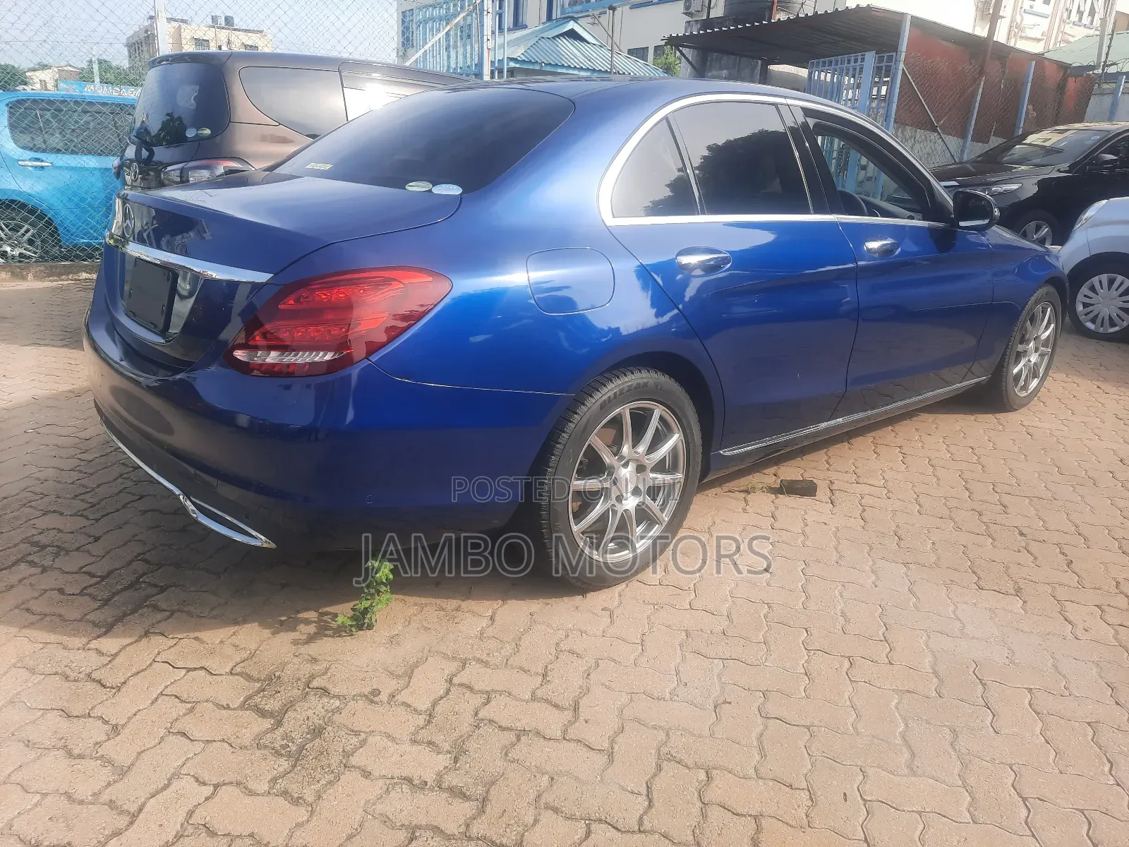 Mercedes-Benz C200 2018 Blue