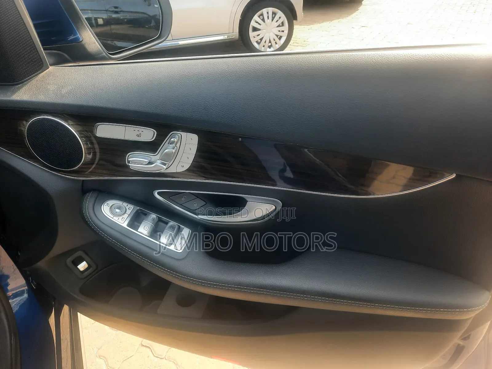 Mercedes-Benz C200 2018 Blue