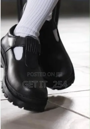 Shupavu Girls 
Genuine Leather /Rubber Sole