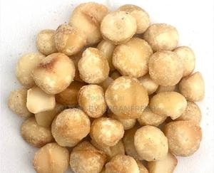 Macadamia Roasted Nuts For Consumption 250g. - thumbnail 2