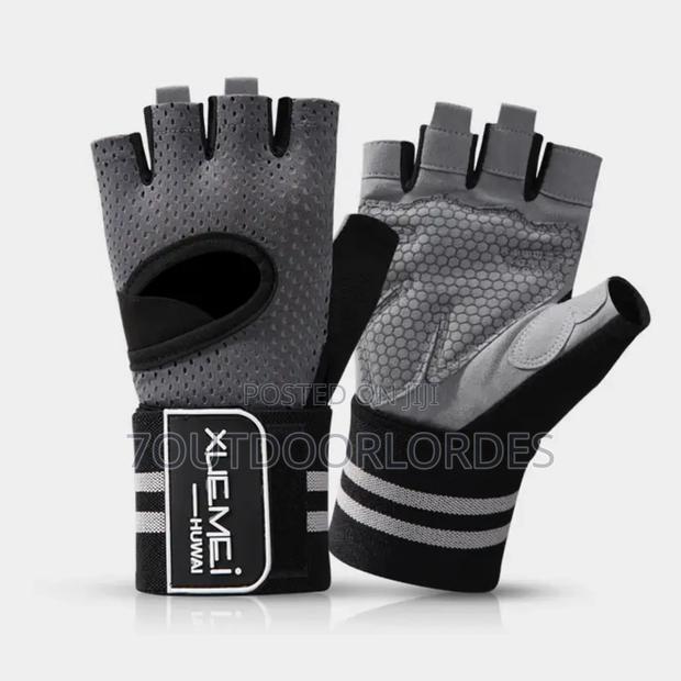 Gym Workout Gloves - thumbnail 2