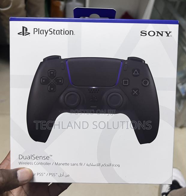 New Black Ps 5controller - main view