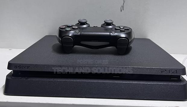 Clean Sony Playstation 4 Slim - main view