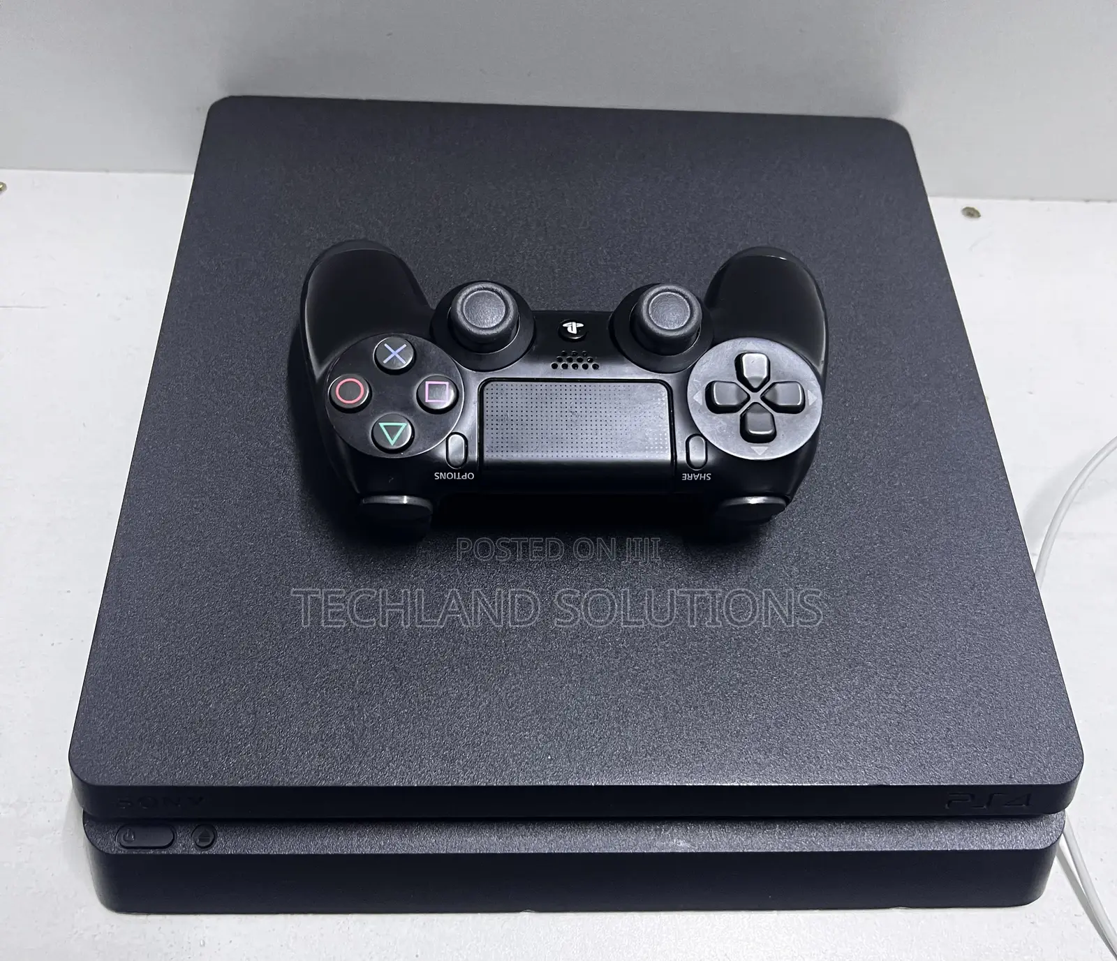 Clean Sony Playstation 4 Slim