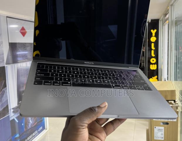 Laptop Apple MacBook Pro 2019 16GB Intel Core I5 SSD 256GB