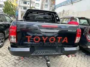 Toyota Hilux Revo Double Cab Deisel 2.8 AWD 2018 Black