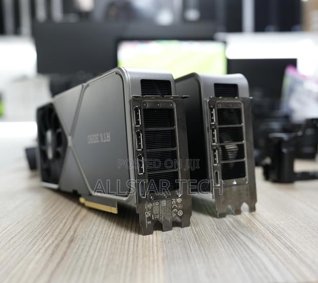 Nvidia Geforce RTX 3090 Founders Edition Graphics Card - thumbnail 4