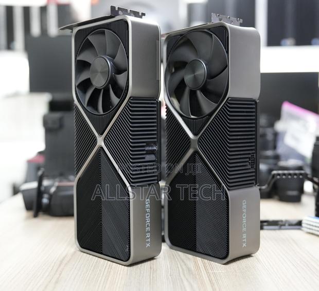 Nvidia Geforce RTX 3090 Founders Edition Graphics Card - thumbnail 3