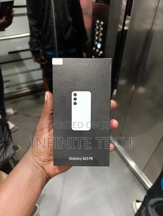New Samsung Galaxy S23 FE 256 GB Black - thumbnail 2
