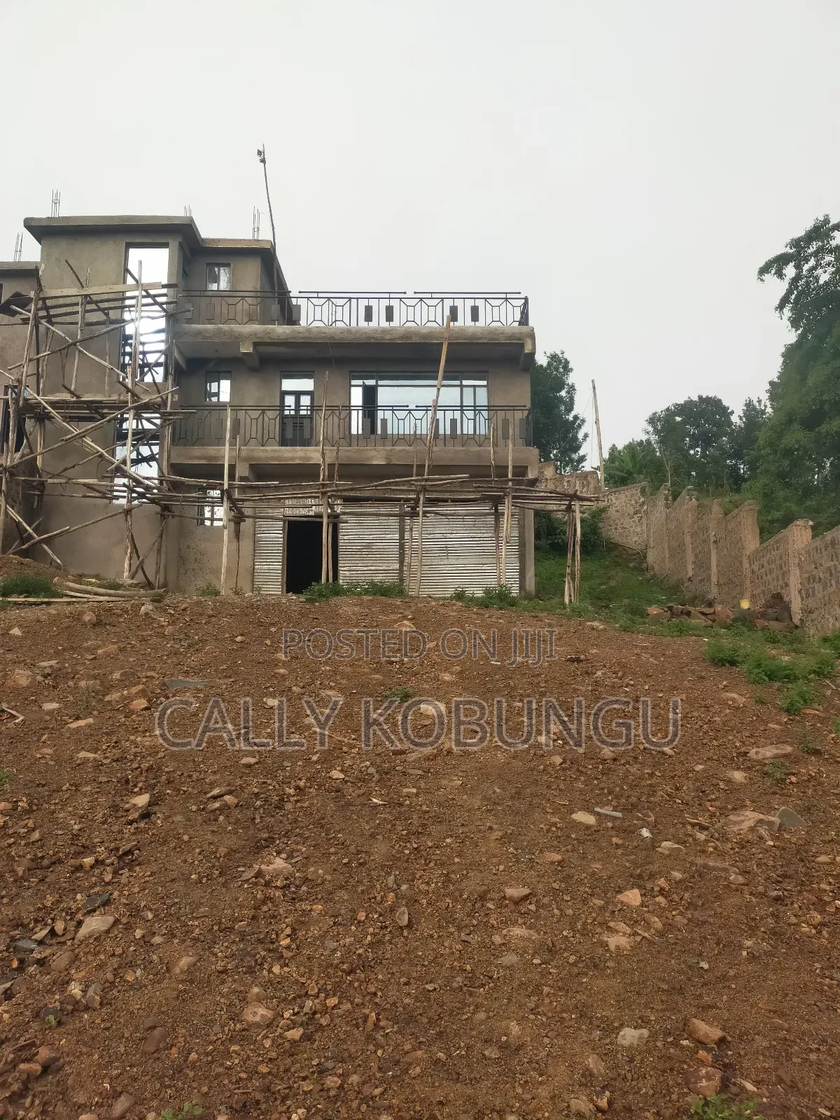7bdrm House in Kapuonja for sale