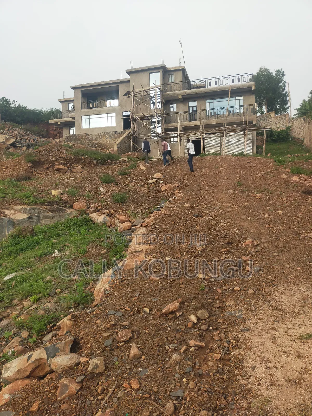 7bdrm House in Kapuonja for sale